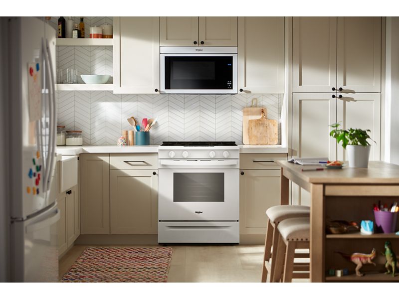 30" Whirlpool Gas Smart Range with Air Cooking Technology and Steam Clean - WSGS4530TW